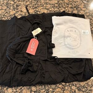 Lila Luxury Laborwear. Size F (guessing this is an XL/XXL). Color Black